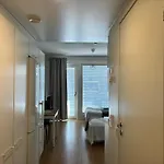 Apartman Kotimaailma - Valoisa Yksioe - Laehellae Junaa & Lentoasemaa