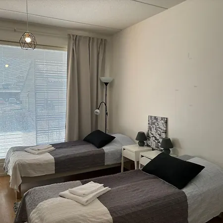 Kotimaailma - Valoisa Yksioe - Laehellae Junaa & Lentoasemaa شقة