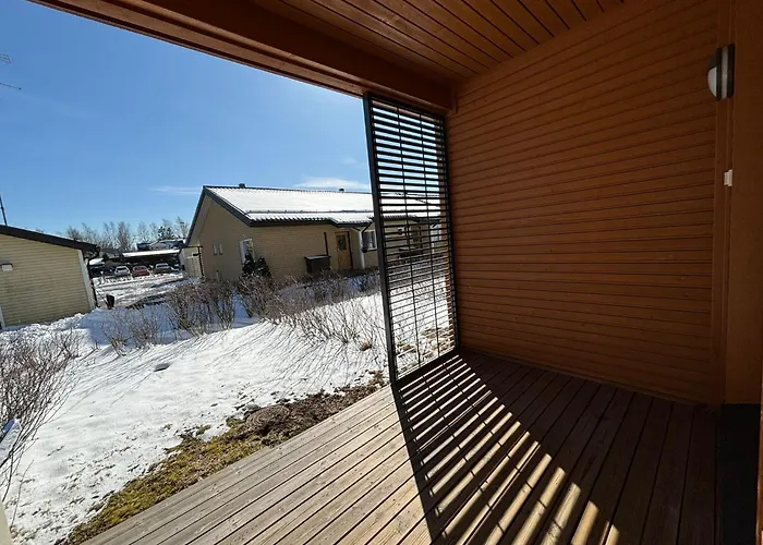 Kotimaailma - Valoisa Yksioe - Laehellae Junaa & Lentoasemaa شقة